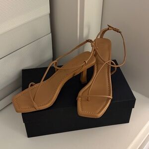ESSEN The Label - The Strappy Sandal - Almond, Size 39
